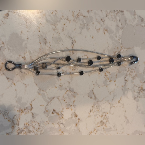 Elegant Silver and Black Beads Bracelet - Picture 5 of 8